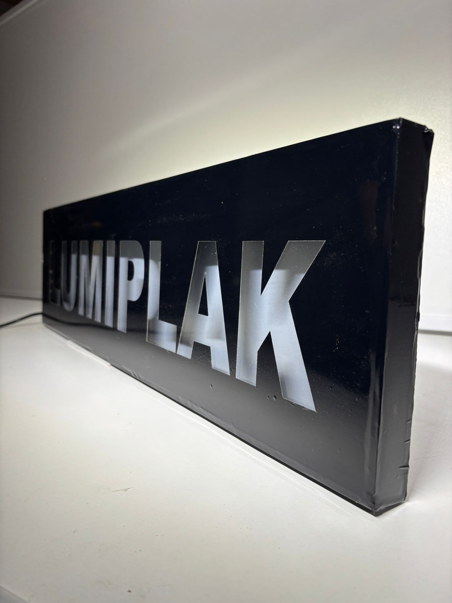 Plaque lumineuse personnalisée  ( Taille M )